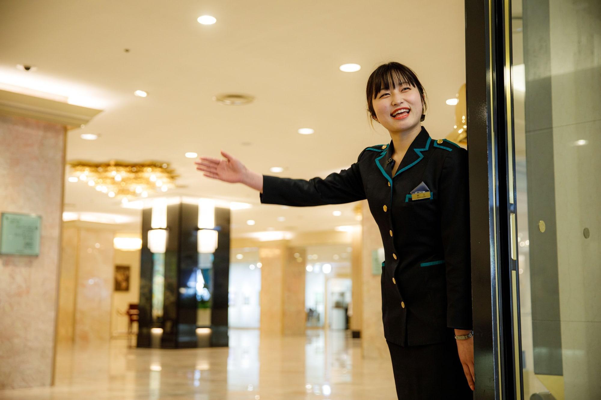 Hotel New Otani Hakata Fukuoka  Exterior foto A hotel concierge