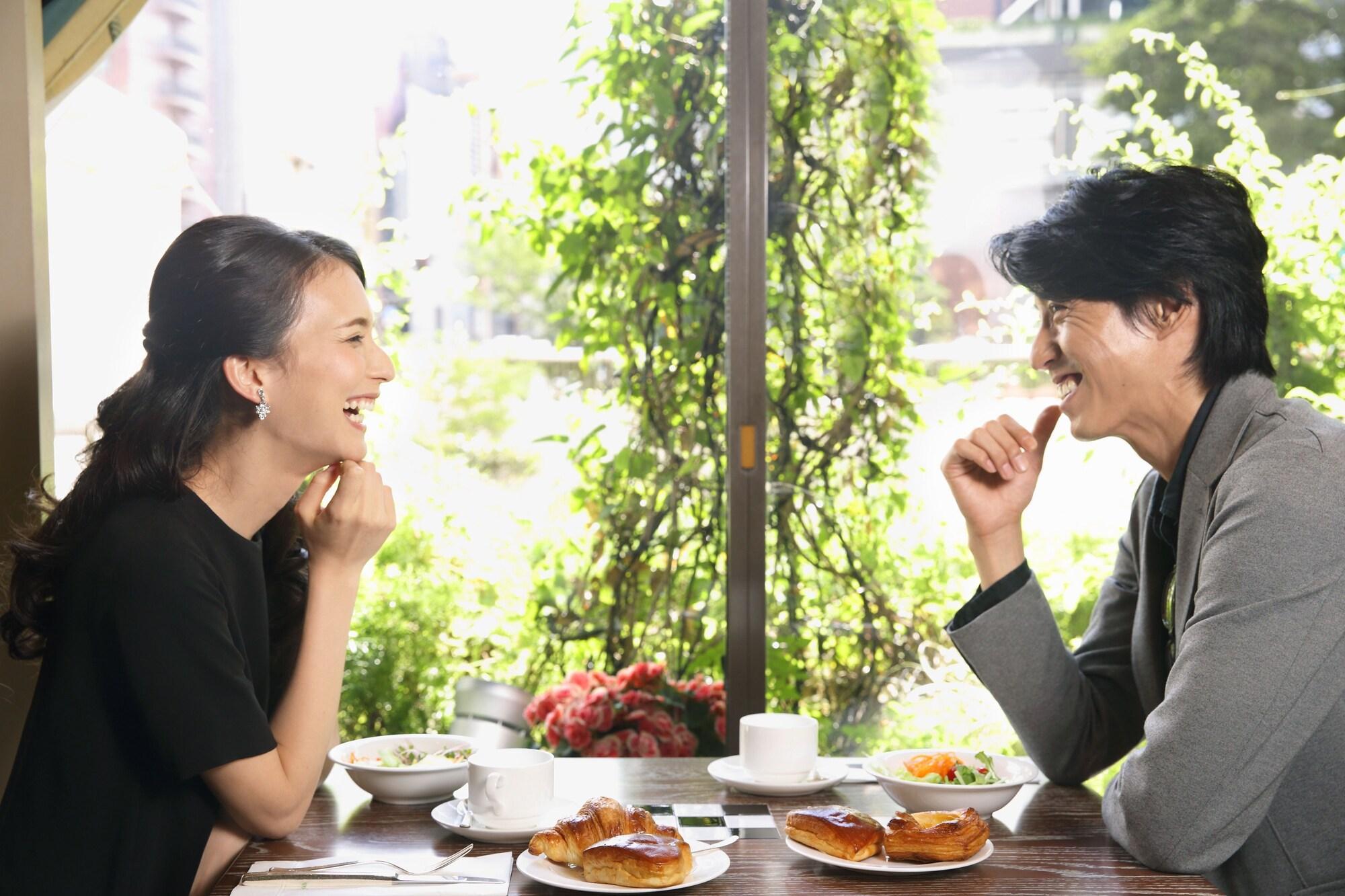 Hotel New Otani Hakata Fukuoka  Exterior foto Lee Byung-hun and Lee Young Ae in The Housemaid